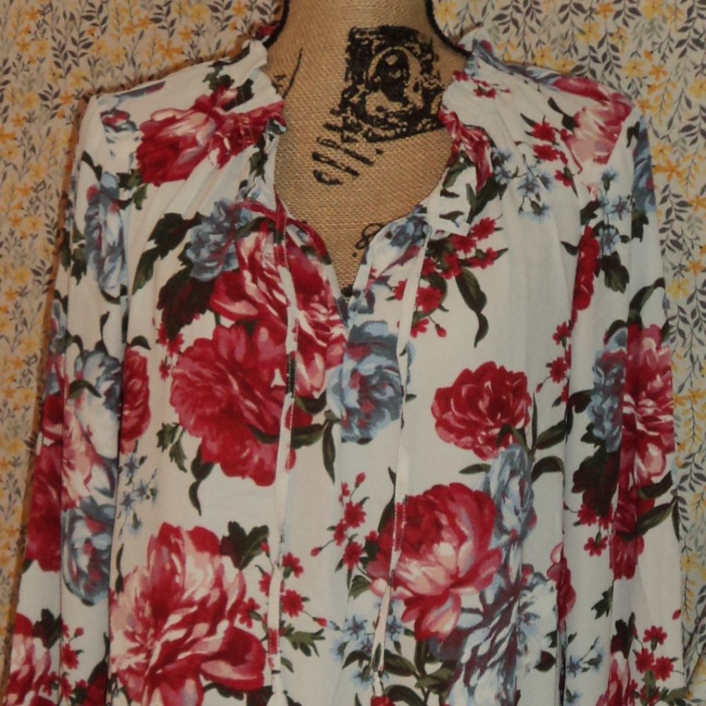 Tunic/Blouse - Picture 2 of 7